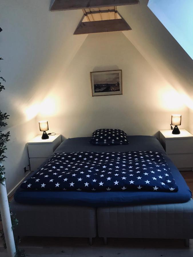 Centralt I Gentofte I 2 Plan, Ved S-Tog Og Busser Exterior foto