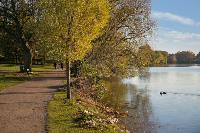 Centralt I Gentofte I 2 Plan, Ved S-Tog Og Busser Exterior foto